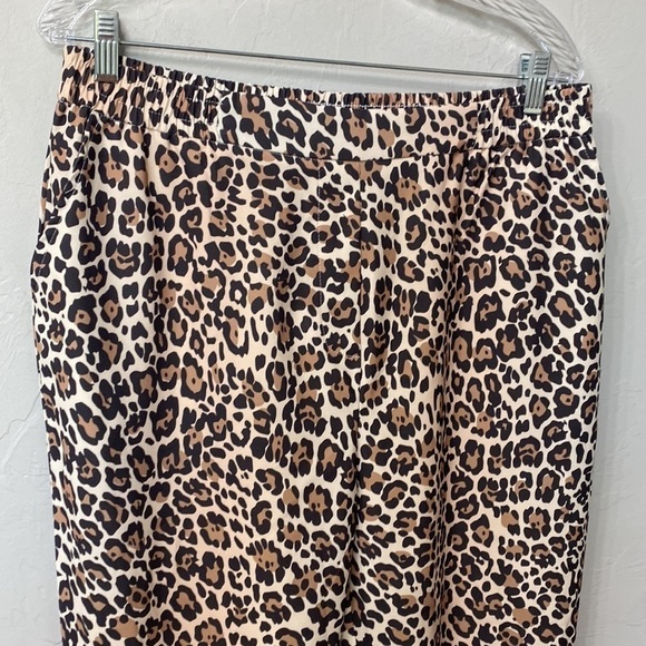 Agnes & Dora crop Truser pant animal print size large NWT. - Picture 2 of 11
